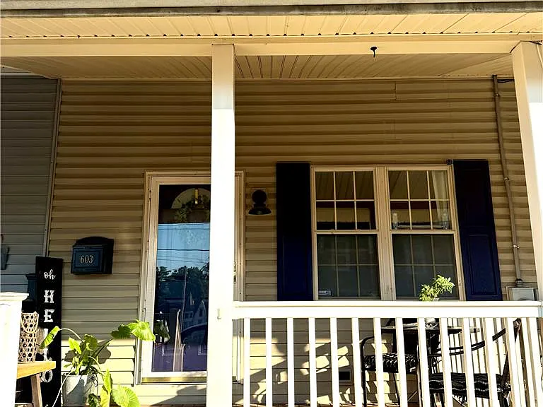 603 W Washington St — Photo 1