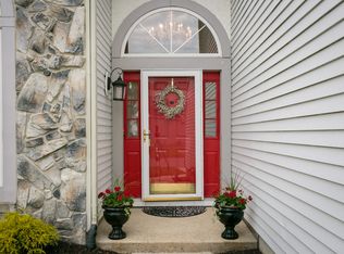 2 Etna Ct, Mount Laurel, NJ 08054