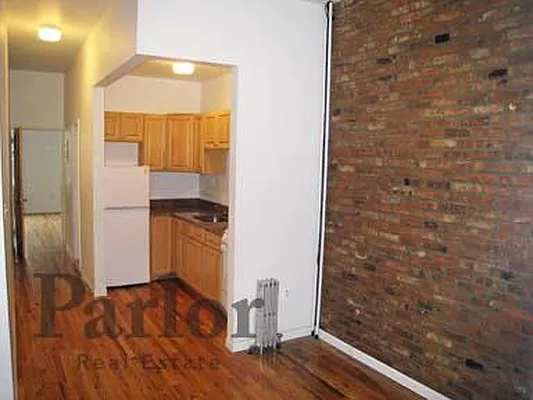 Rented by Parlor Real Estate Corp | media 5