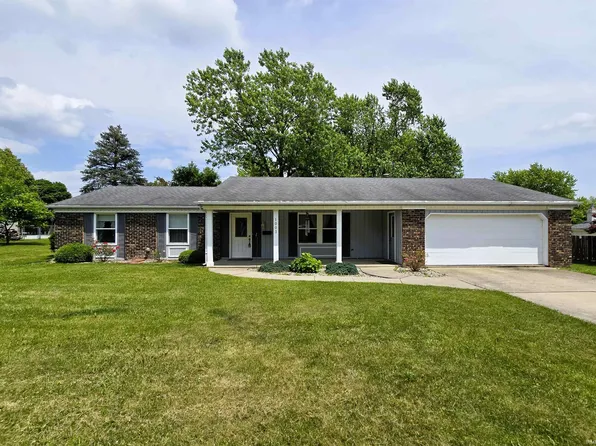 1003 Crestview Dr, Angola, IN 46703