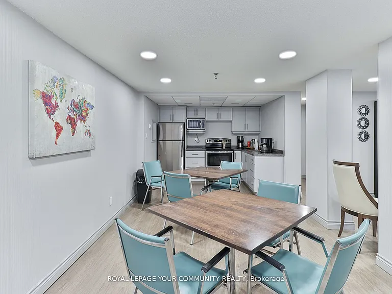 1240 Marlborough Ct #806 — Photo 39