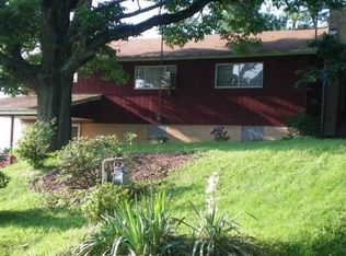 6480 Hillcrest St, Elizabeth, PA 15037