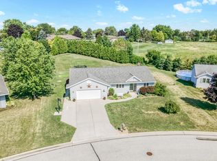 896 Eisenhower Ct, Howards Grove, WI 53083