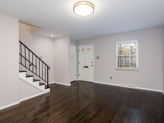 4th image of 416 N Harrison Ave