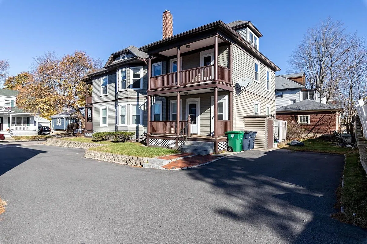 3 bed, 1.0 bath, 1444 sqft, $2,600 — Photo 3