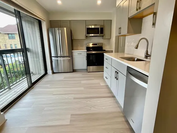 1 Dudley Ct #39, Bethesda, MD 20814