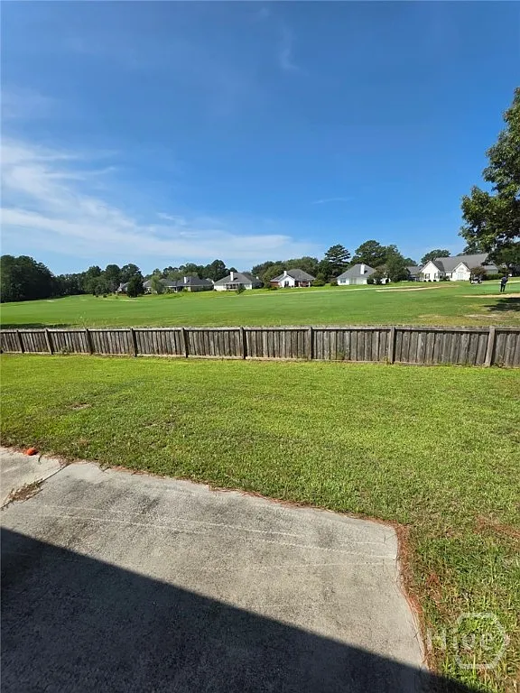 3 bed, 2.0 bath, 1565 sqft, $1,950 — Photo 3