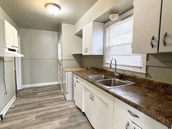 3rd image of 755 Houston St #755