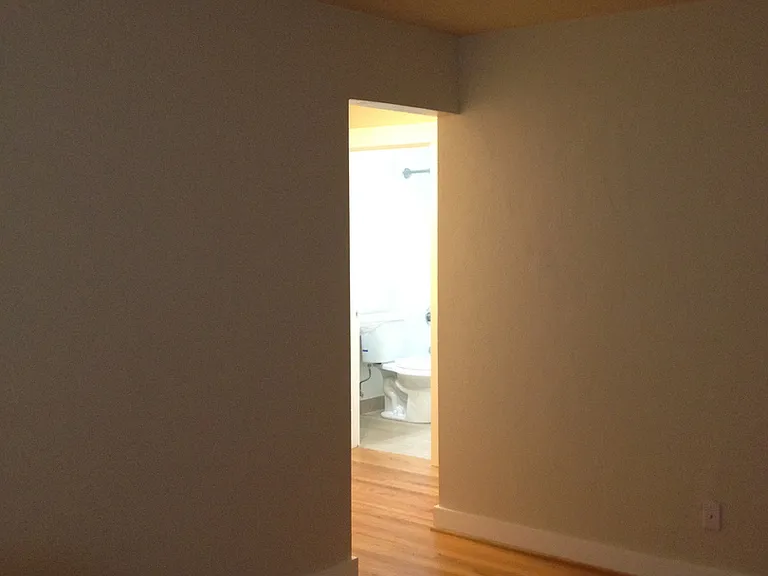 Lombardy Apartments — Photo 23