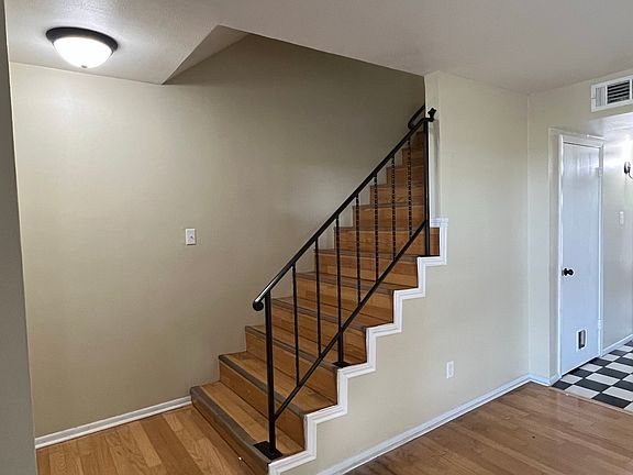 3rd image of 231 W Ailsie Ave