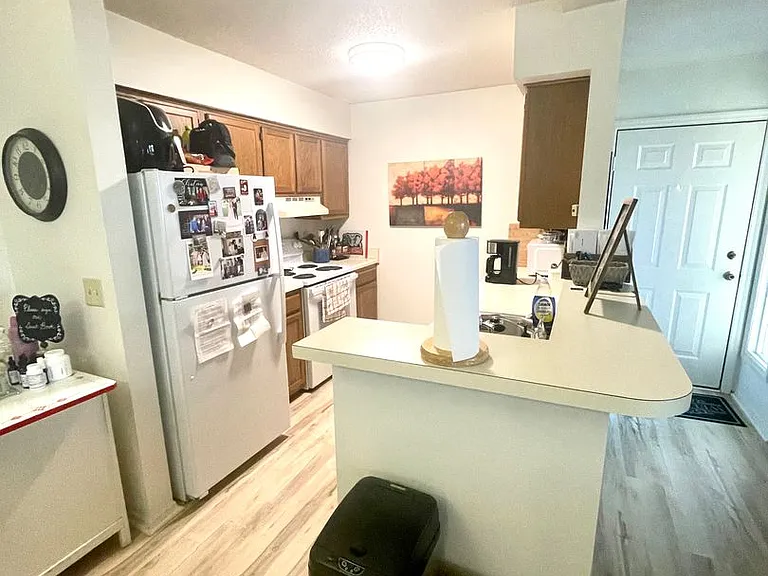 1054 Anna Knapp Blvd #1D — Photo 6