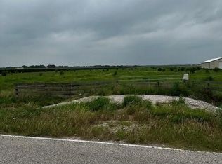 4421 Polak Rd, Wallis, TX 77485