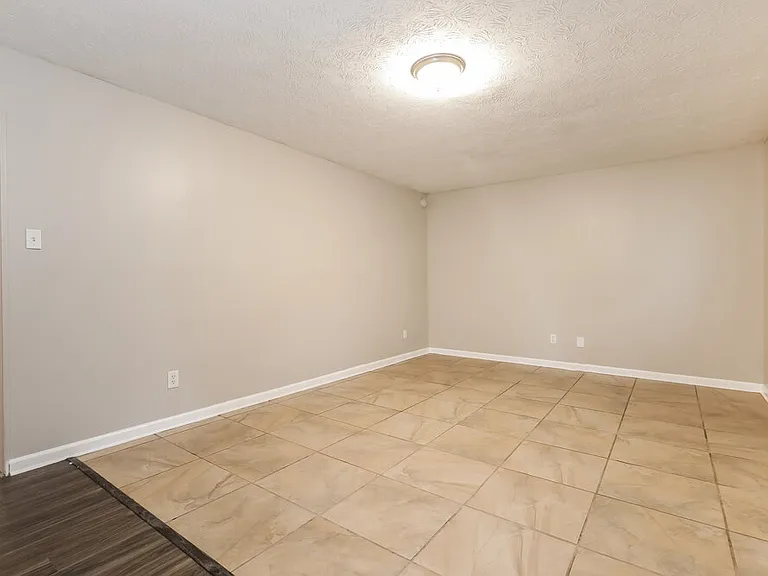8486 Magnolia Dr — Photo 6