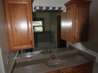 560 Johnson St, Marengo, IL 60152