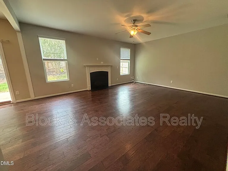 4 White Spruce Ct — Photo 6