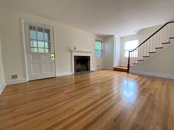3rd image of 4300 Kentbury Dr
