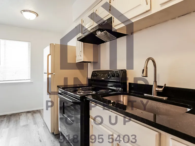 4633 S 33rd West Ave — Photo 3