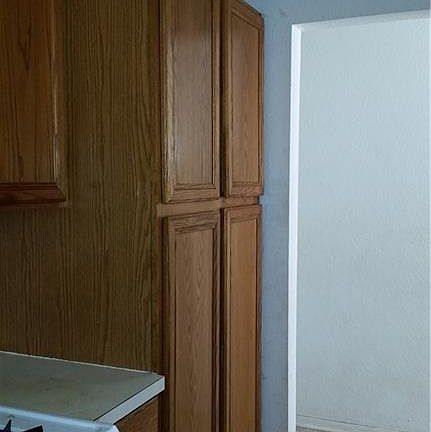 3rd image of 521 SE 21st St
