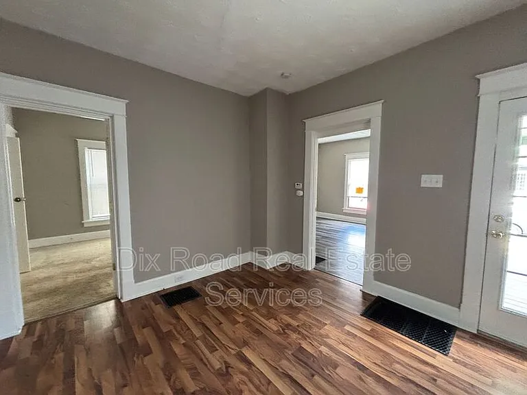 1022 Auburn St — Photo 8