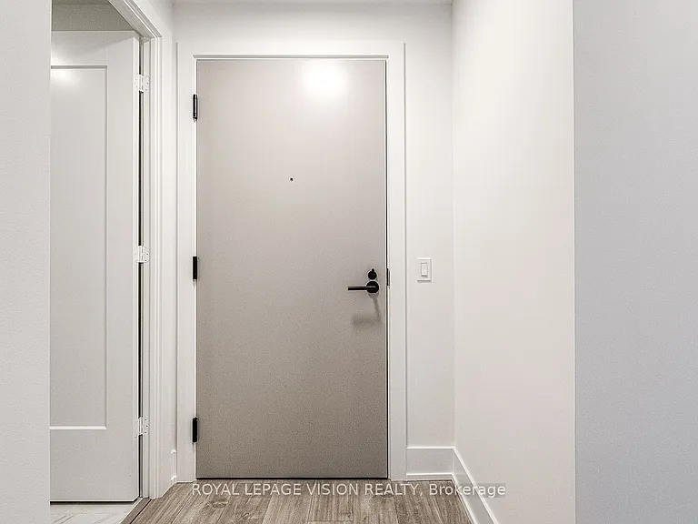 858 Dupont St #401 — Photo 2