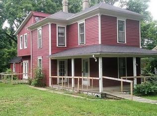 300 NE Douglas St, Lees Summit, MO 64063