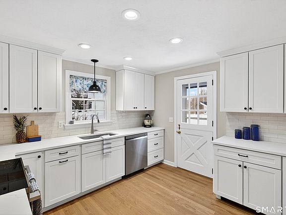 5th image of 11 South View Terrace