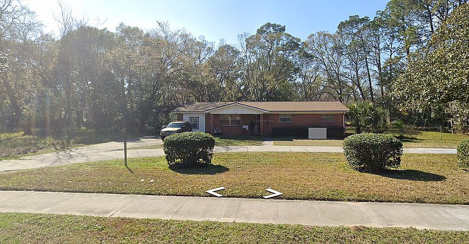 1st image of 5850 Moncrief Rd