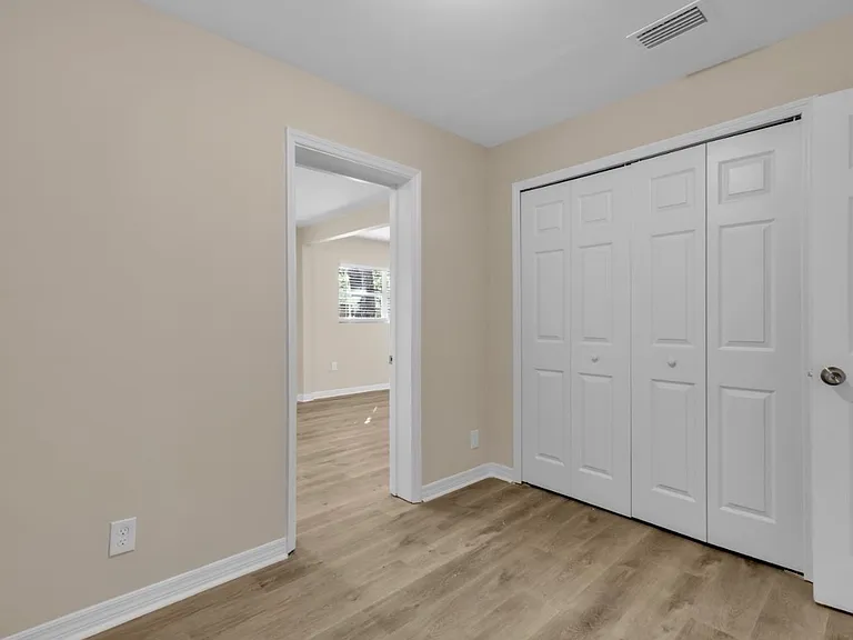 4464 Melvin Cir E — Photo 4