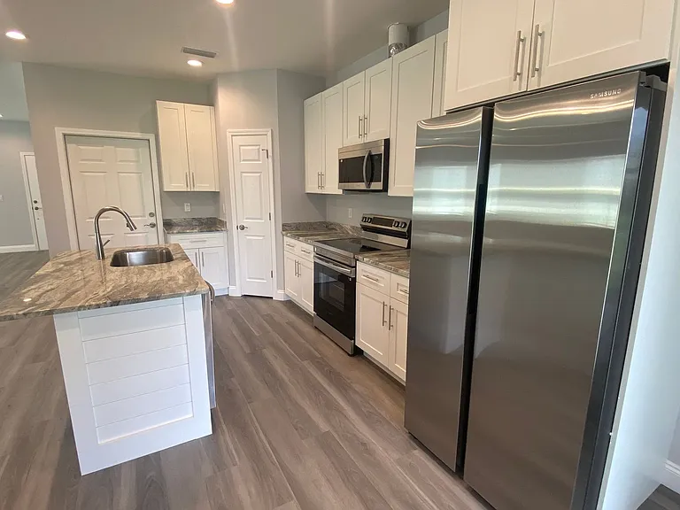 2936 Hall Ave — Photo 6