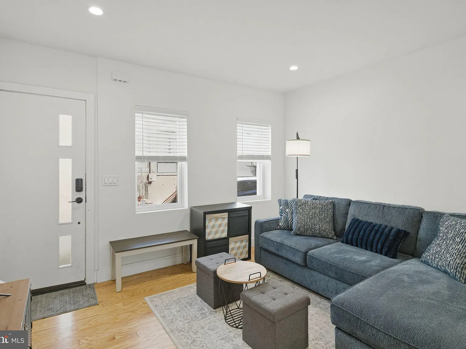 2 bed, 2.5 bath, 1052 sqft, $1,850 — Photo 3