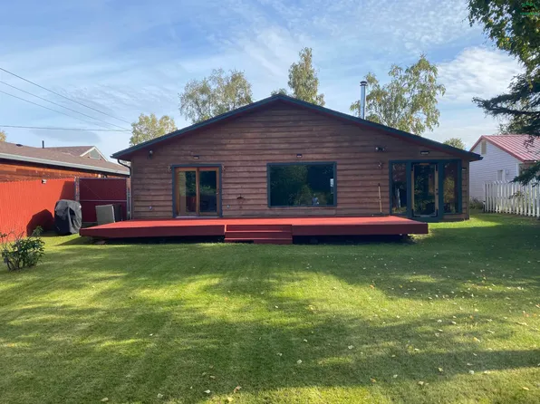 306 Slater Dr, Fairbanks, AK 99701