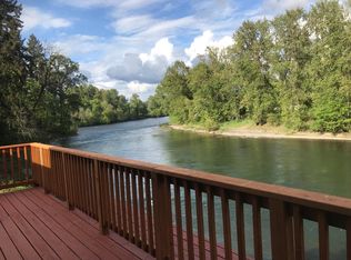 805 Edgewater Rd, Gladstone, OR 97027