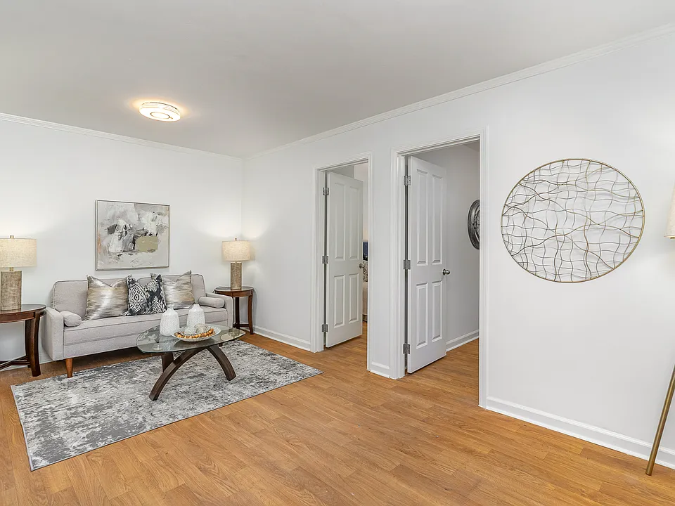 403 Terry Ave #2
