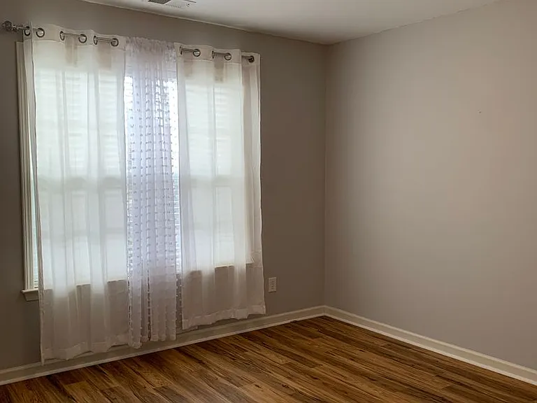 1032 Bridgeport Way — Photo 5