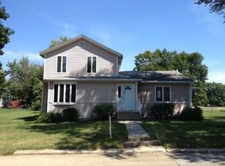 407 10th Ave, Mendota, IL 61342