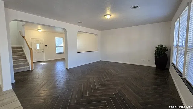 3 bed, 2.5 bath, 2623 sqft, $2,500 — Photo 2