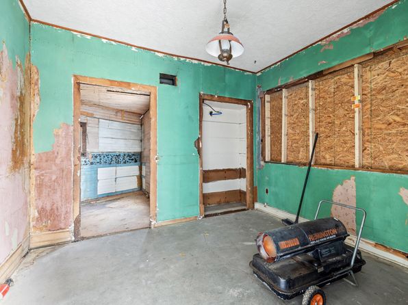 lexington-kentucky-446756855 picture