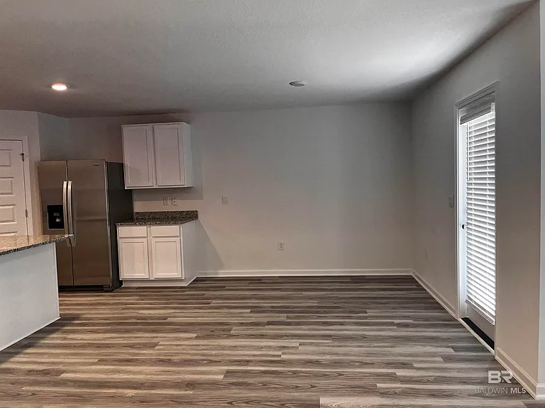 7047 Camp St — Photo 10