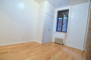 Rented by R New York