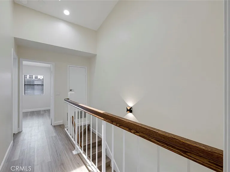 319 Molokai Dr — Photo 32