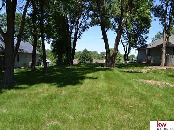 5th image of 819 Beaver Lake Blvd