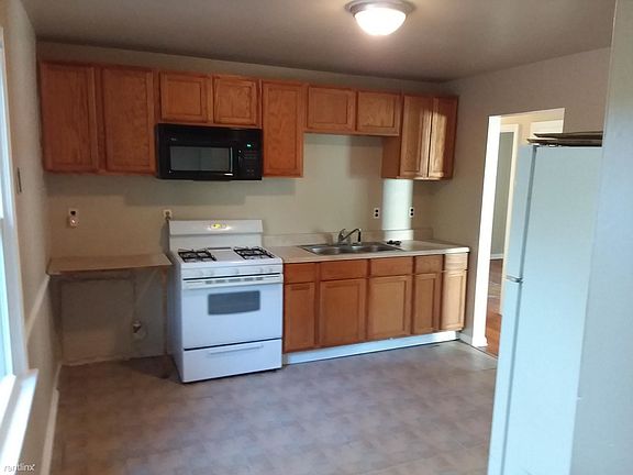 full kitchen