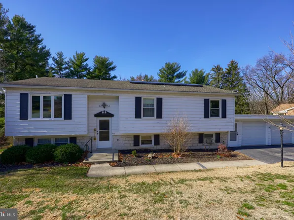 870 Marvell Dr, York, PA 17402