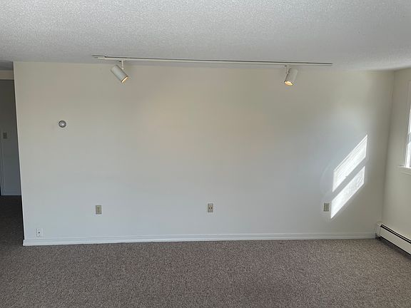2nd image of 824 State St #6