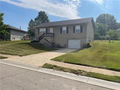 2100 Parkwood Dr, Harrisonville, MO, 64701