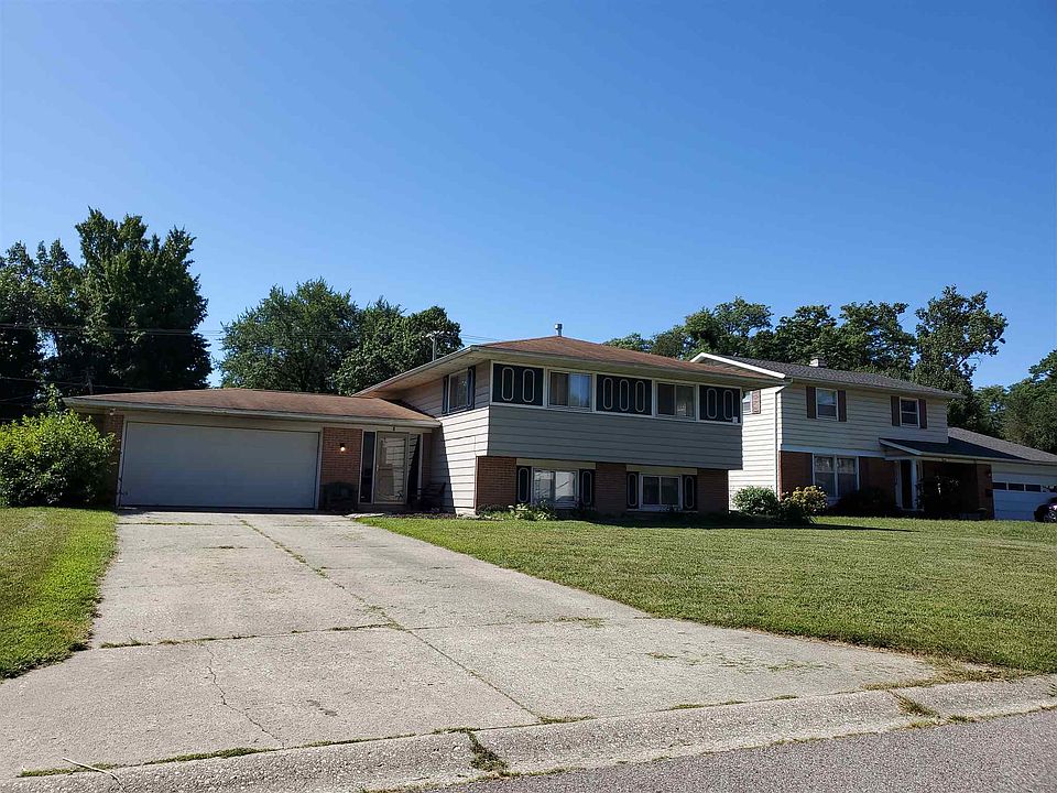 1st image of 5 Essex Ln