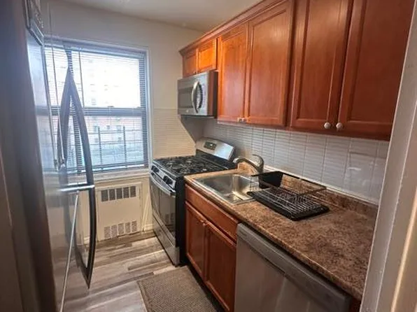 2 FISHER Drive #203, Mount Vernon, NY 10552