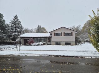 557 Glen Manor Blvd, Waterloo, ON N2L 4T7