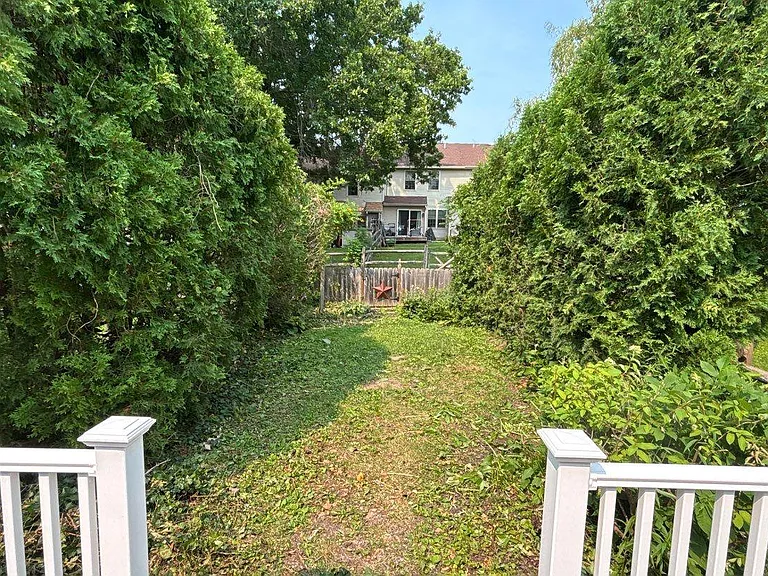 361 Kent Ln — Photo 29