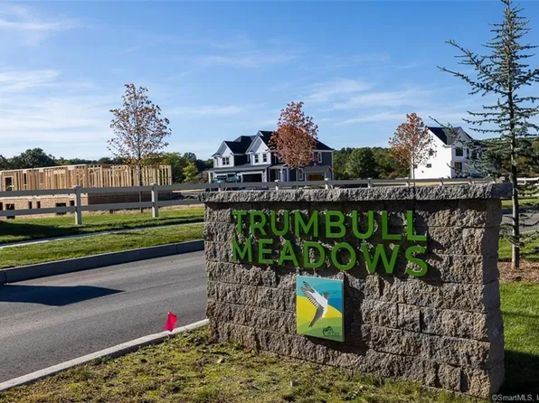 251 Oakwood Circle, Plainville, CT 06062